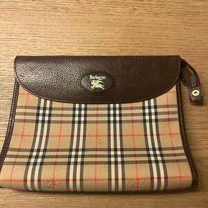 Burberrys Pouch